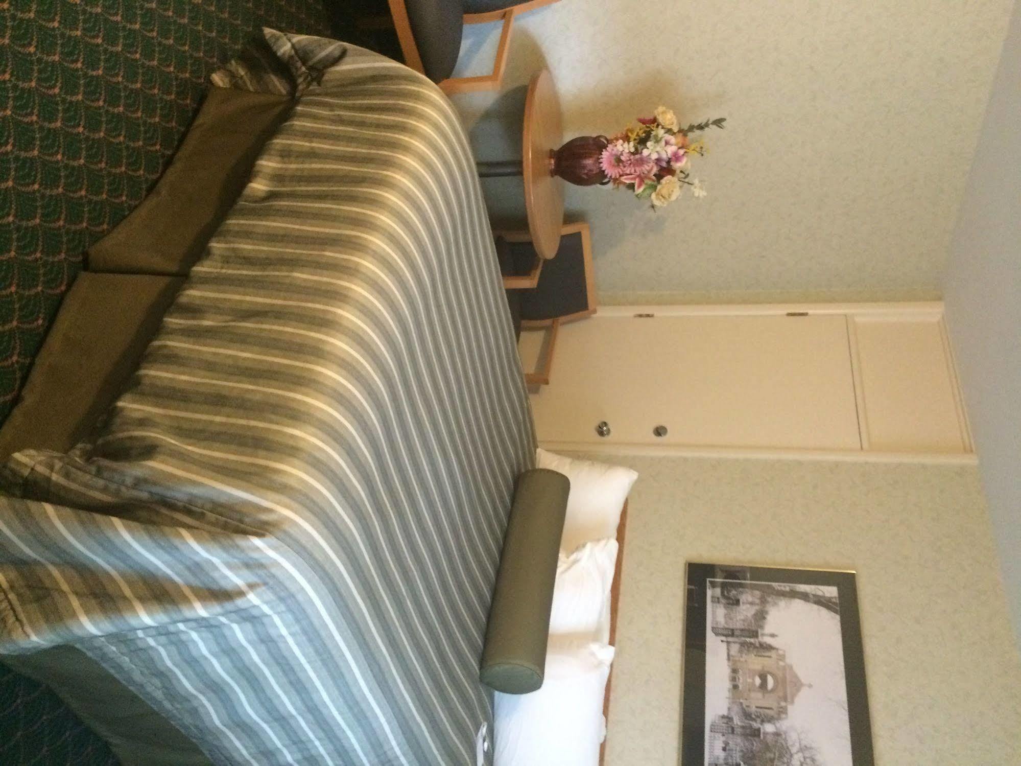 Travelodge By Wyndham Winnipeg East Bagian luar foto
